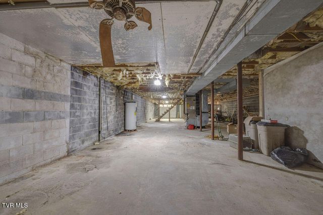 250 Hummingbird Lane, Unicoi, TN 37692