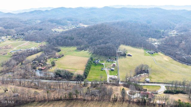 250 Hummingbird Lane, Unicoi, TN 37692