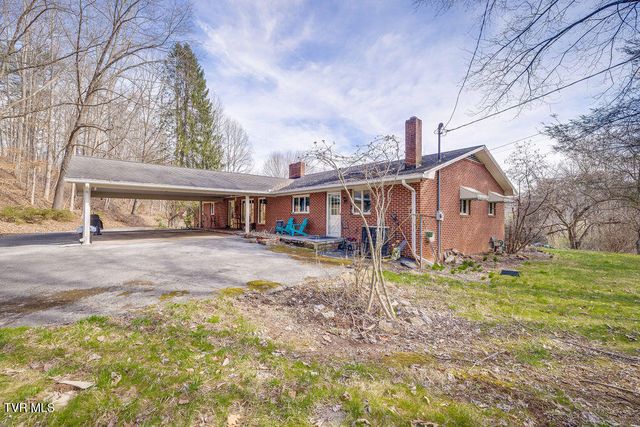 250 Hummingbird Lane, Unicoi, TN 37692