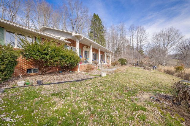 250 Hummingbird Lane, Unicoi, TN 37692