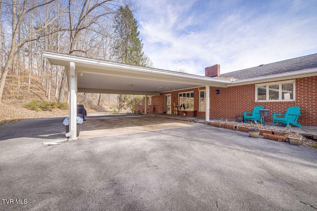 250 Hummingbird Lane, Unicoi, TN 37692