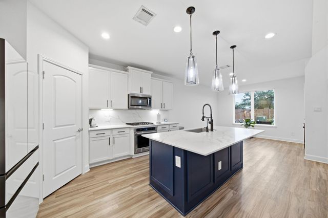 8419 Alvararo Bay Drive, Cypress, TX 77433