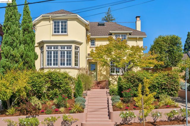 6212 ROCKWELL St, Oakland, CA 94618