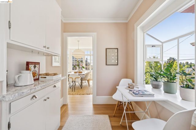 6212 ROCKWELL St, Oakland, CA 94618