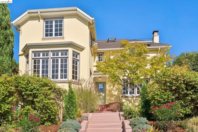 6212 ROCKWELL St, Oakland, CA 94618