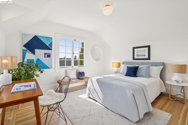 6212 ROCKWELL St, Oakland, CA 94618