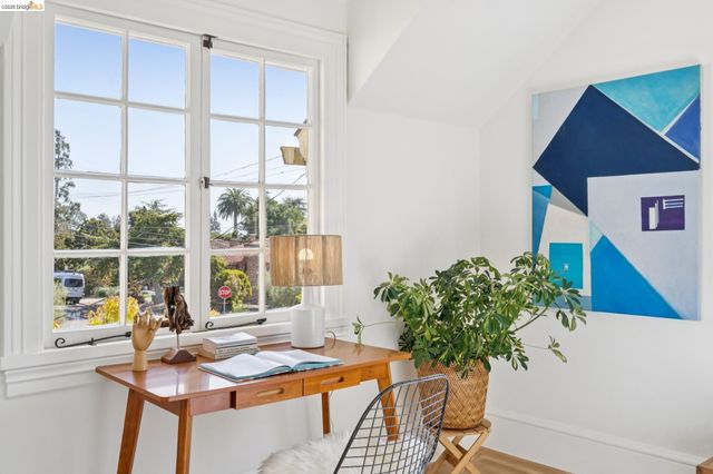 6212 ROCKWELL St, Oakland, CA 94618