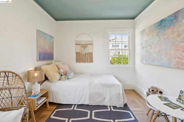 6212 ROCKWELL St, Oakland, CA 94618