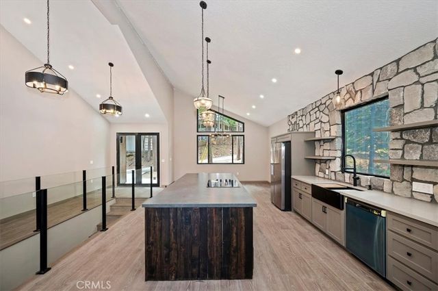 28986 Alder Terrace, Lake Arrowhead, CA 92321