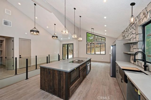 28986 Alder Terrace, Lake Arrowhead, CA 92321