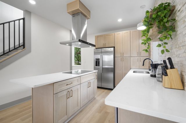 530 Continental Dr, Nashville, TN 37209