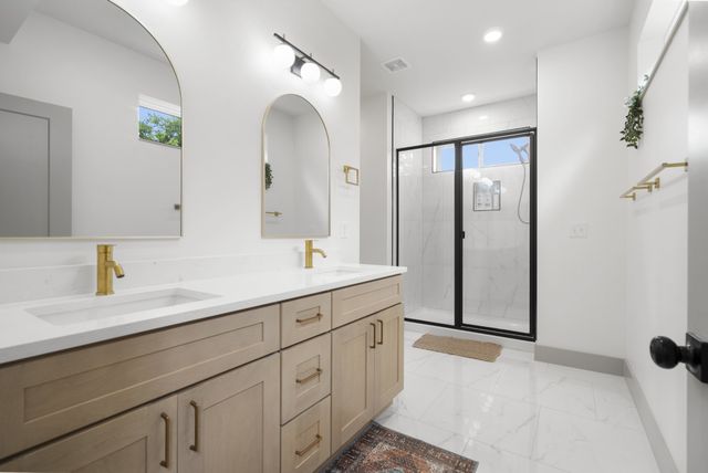 530 Continental Dr, Nashville, TN 37209