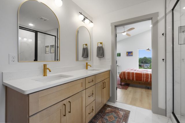 530 Continental Dr, Nashville, TN 37209
