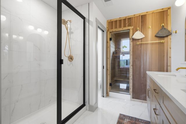 530 Continental Dr, Nashville, TN 37209