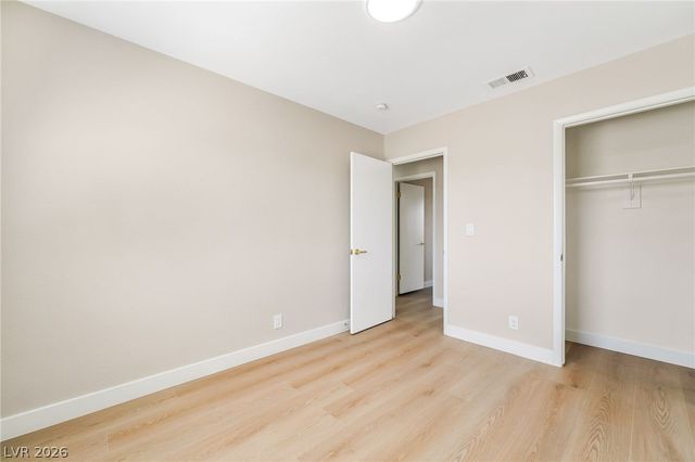 517 Longtree Avenue, Henderson, NV 89011