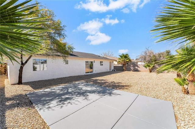 517 Longtree Avenue, Henderson, NV 89011