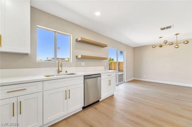 517 Longtree Avenue, Henderson, NV 89011