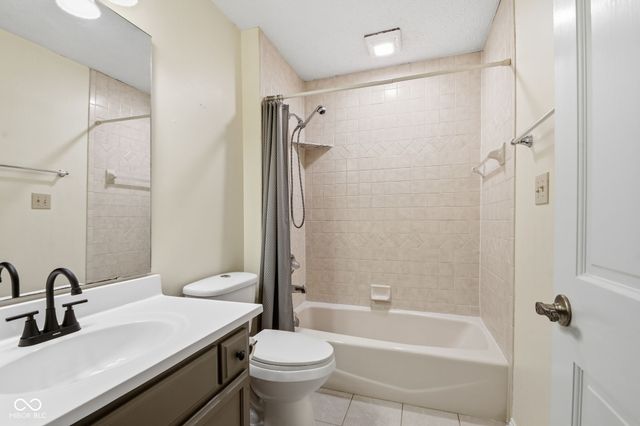 5123 Estes Drive, Greenwood, IN 46142