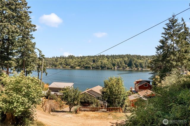 310 Fir Lane NW, Lakebay, WA 98349