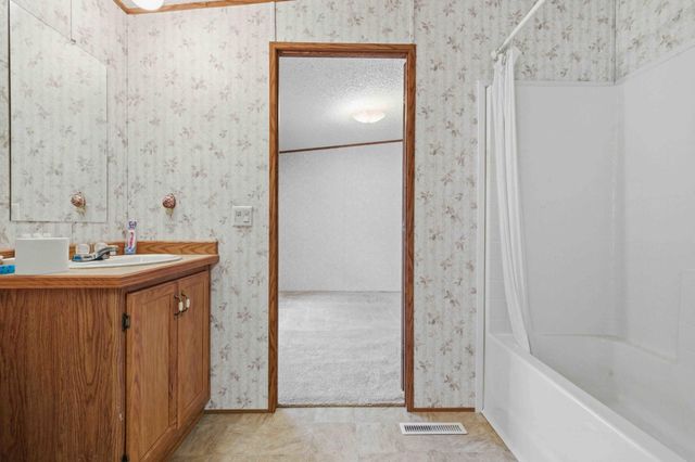 1827 24th Street SW, Pine River, MN 56474