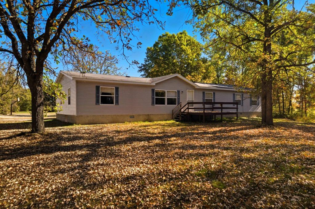 1827 24th Street SW, Pine River, MN 56474