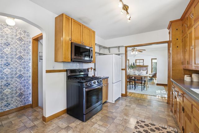 1457 Hoyt Avenue W, Falcon Heights, MN 55108