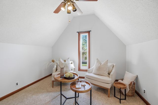 1457 Hoyt Avenue W, Falcon Heights, MN 55108