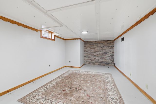 1457 Hoyt Avenue W, Falcon Heights, MN 55108
