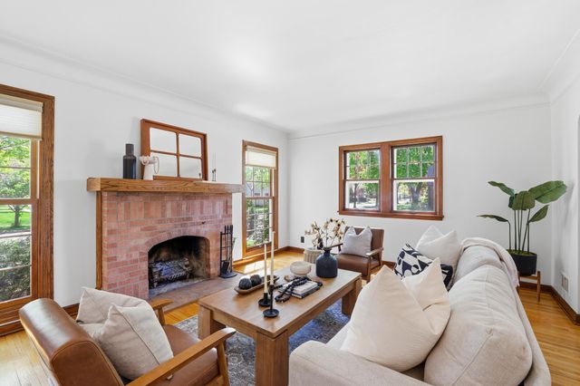 1457 Hoyt Avenue W, Falcon Heights, MN 55108