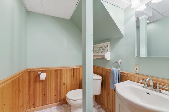 1457 Hoyt Avenue W, Falcon Heights, MN 55108