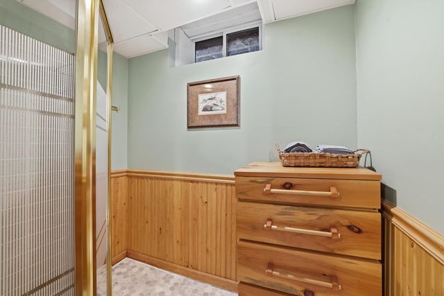 1457 Hoyt Avenue W, Falcon Heights, MN 55108