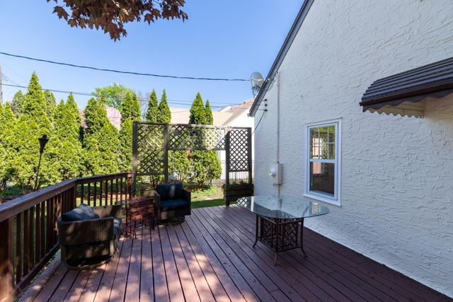 1457 Hoyt Avenue W, Falcon Heights, MN 55108