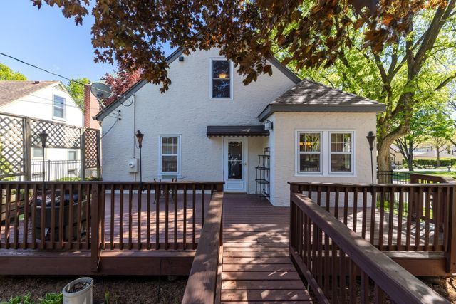 1457 Hoyt Avenue W, Falcon Heights, MN 55108