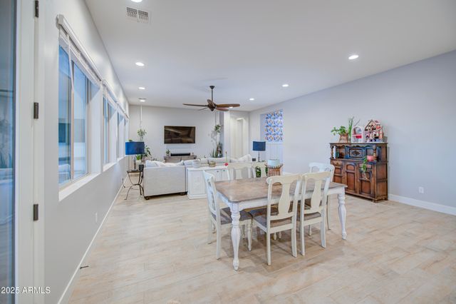 1687 E Lobo Street, San Tan Valley, AZ 85140