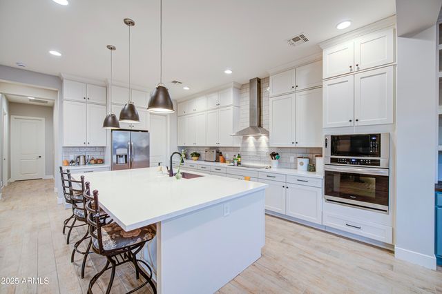 1687 E Lobo Street, San Tan Valley, AZ 85140