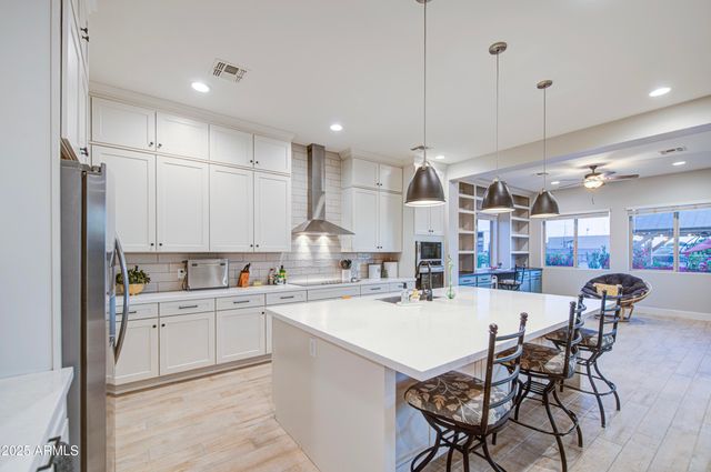 1687 E Lobo Street, San Tan Valley, AZ 85140