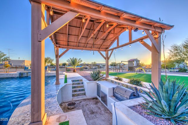 1687 E Lobo Street, San Tan Valley, AZ 85140