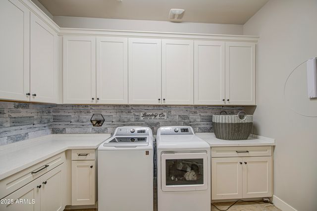 1687 E Lobo Street, San Tan Valley, AZ 85140