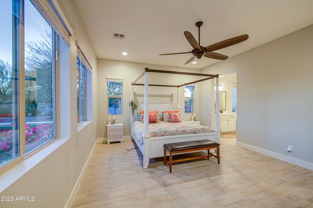 1687 E Lobo Street, San Tan Valley, AZ 85140