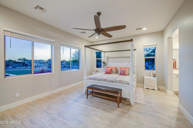 1687 E Lobo Street, San Tan Valley, AZ 85140