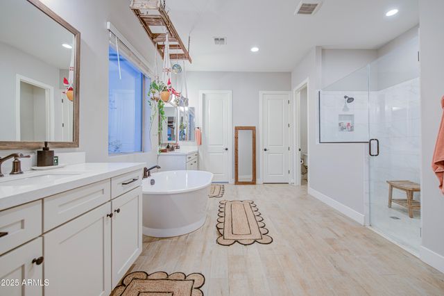 1687 E Lobo Street, San Tan Valley, AZ 85140