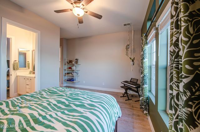 1687 E Lobo Street, San Tan Valley, AZ 85140