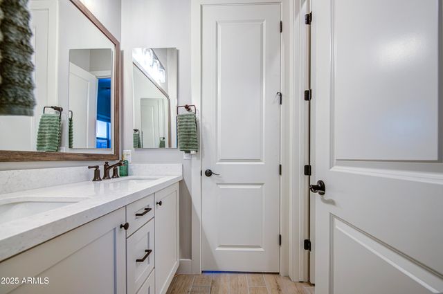 1687 E Lobo Street, San Tan Valley, AZ 85140