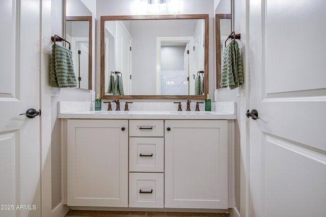 1687 E Lobo Street, San Tan Valley, AZ 85140