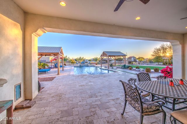 1687 E Lobo Street, San Tan Valley, AZ 85140