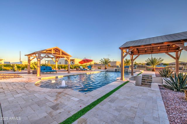 1687 E Lobo Street, San Tan Valley, AZ 85140