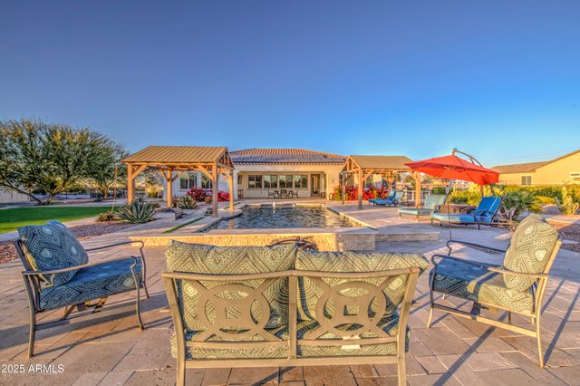 1687 E Lobo Street, San Tan Valley, AZ 85140