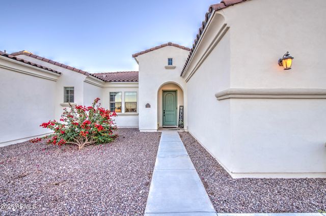 1687 E Lobo Street, San Tan Valley, AZ 85140