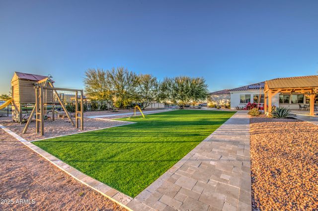 1687 E Lobo Street, San Tan Valley, AZ 85140