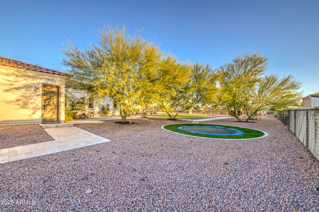 1687 E Lobo Street, San Tan Valley, AZ 85140
